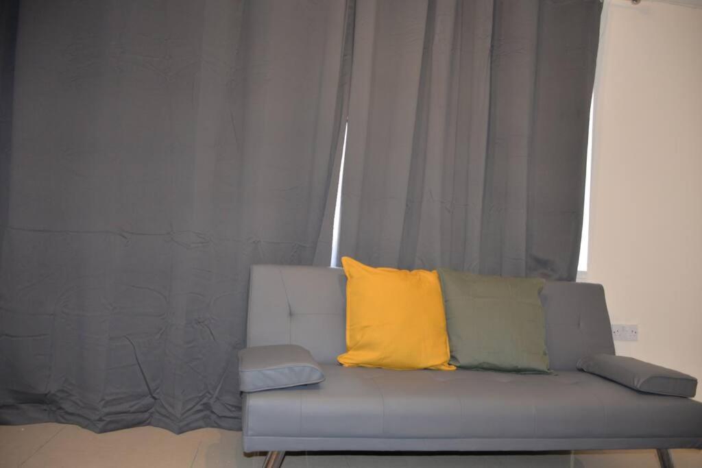 London 4 Bedroom House المظهر الخارجي الصورة