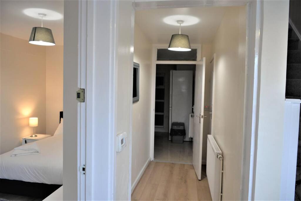 London 4 Bedroom House المظهر الخارجي الصورة